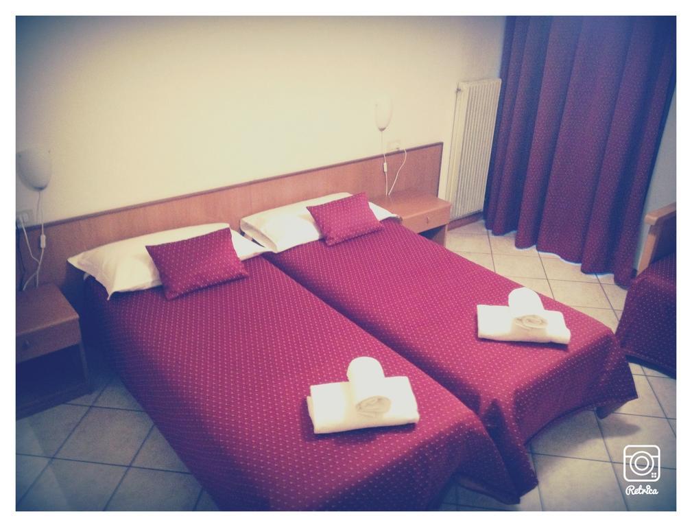 Camera Matrimoniale/Doppia con Letti Singoli con Bagno